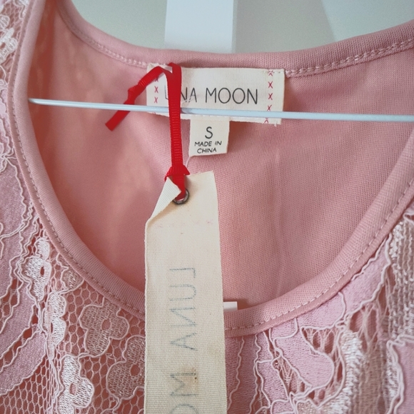 NWT Luna Moon Ladies Top, Size Small - Picture 2 of 2